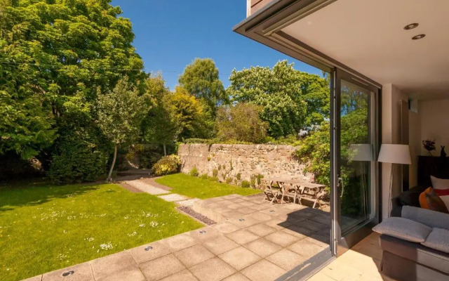 The Lochside House Residence