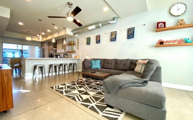 Classy Townhome near Old Town, Breweries, & River!