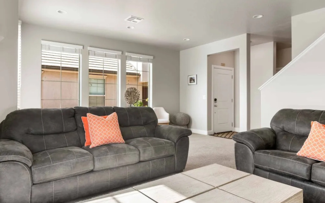 Red Cliffs Getaway 3 Bedroom Townhouse