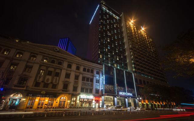Liberty Central Saigon Riverside Hotel вид на фасад