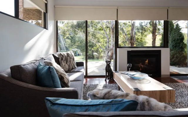 Lake Daylesford Lodge 6