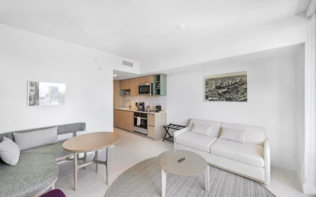 Downtown 1-BD Condo - City Views