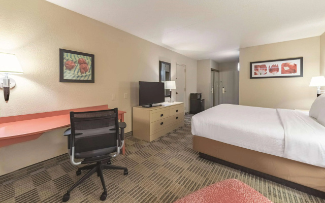 Ramada by Wyndham Fairfield NJ