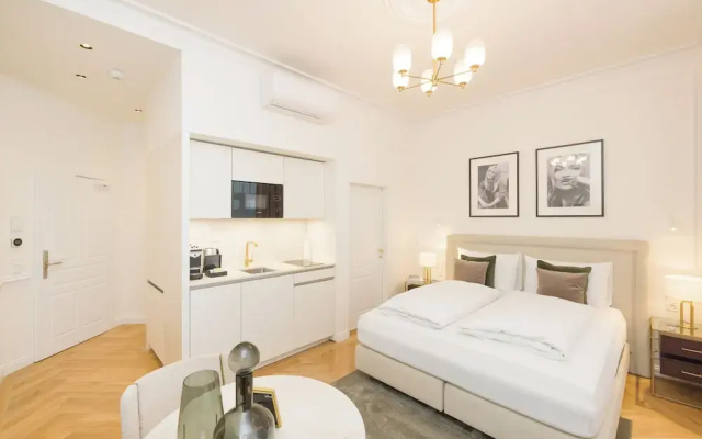 RAFAEL KAISER - Signature Apartments