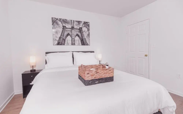 VA - Avalon - Apt 302