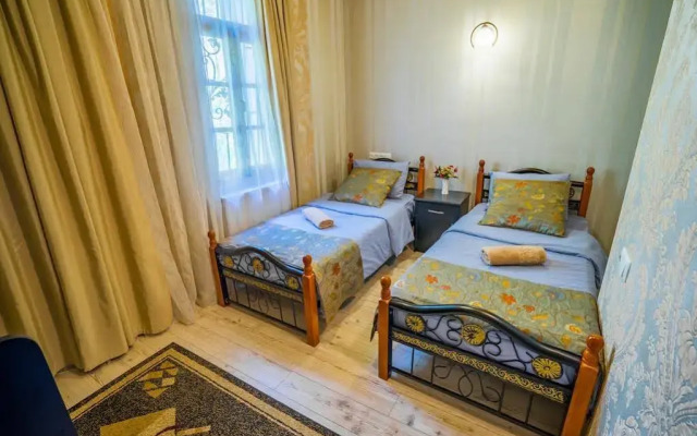 Botanical Garden Apartments
