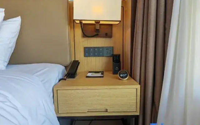 Vienna International Hotel version 5.0 Pingnan Guobao Avenue