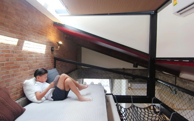 YOLO Bangkok Boutique Hotel