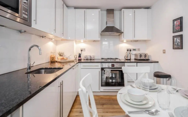 The Heart of Covent Garden Sleeps 4