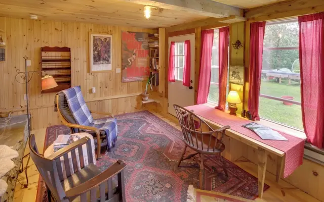 Cozy 1930s-style Waterfront Maine Cabin w/ Dock!
