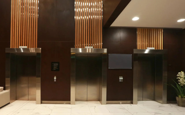 Everest Serviced Apartments on Albert