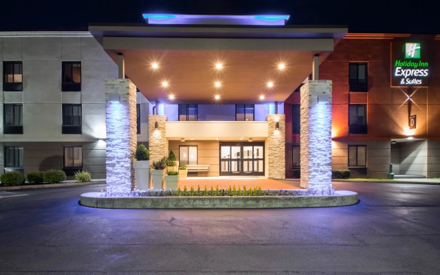 Holiday Inn Express and Suites Albany Airport- Wolf Road by IHG