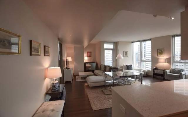 Luxe Hubs Convention Center Apartments