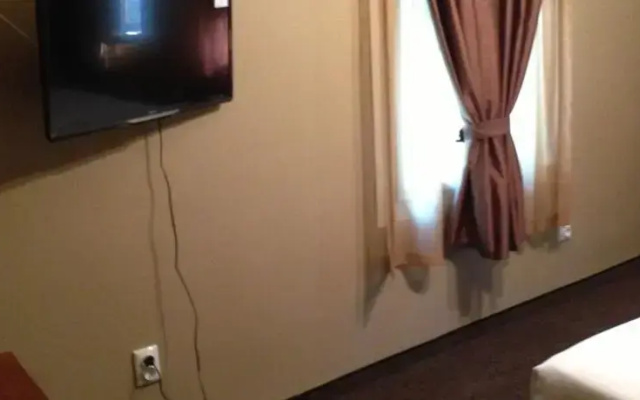 The House Guest House