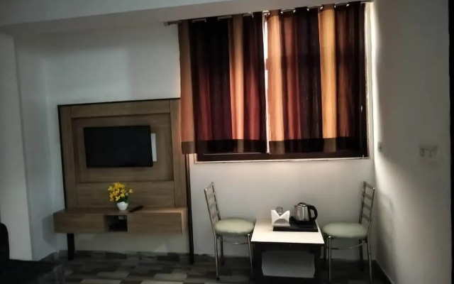 FabHotel Clink