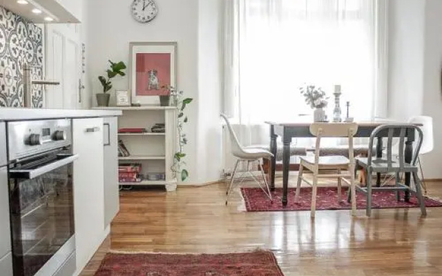 Astoria-Luxe Apartment