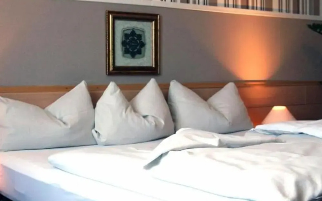 Bavaria Safari Hotel