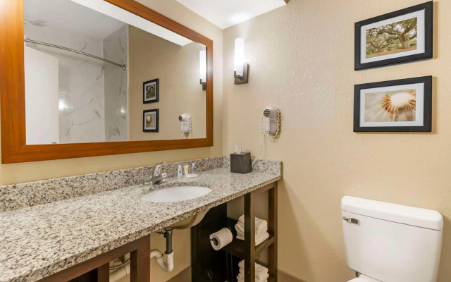 Comfort Suites