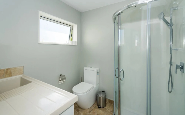 Albany Rosedale Modern 2 Bedroom Unit