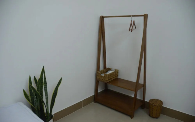 Hy House - Hostel