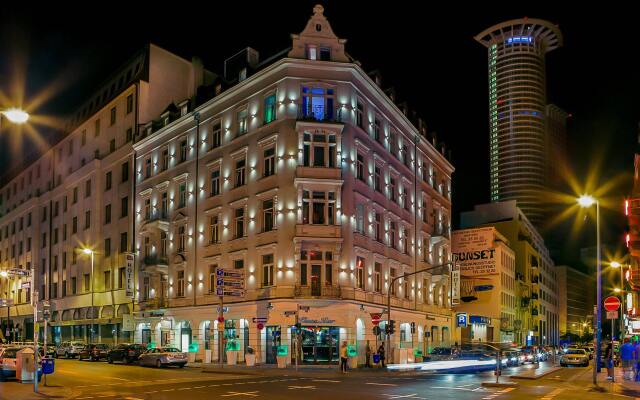 Grand Hotel Downtown вид на фасад