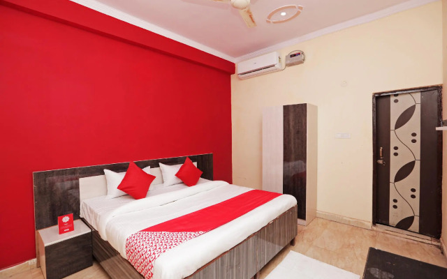 OYO 37246 New Hotel Swastik