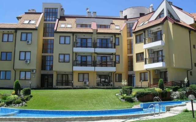 Brand New Apartment With Pool, gym and Playground