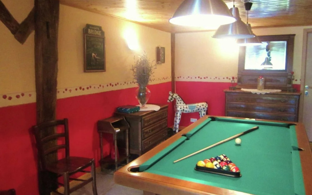 Charming Apartment in Sensenruth with Hot Tub