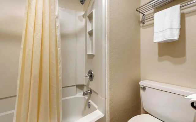 1734 West Hotel
