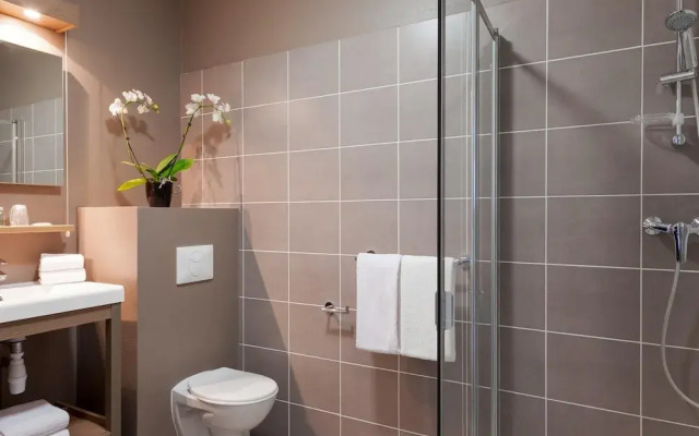 Apartment Near Geneva With Parking