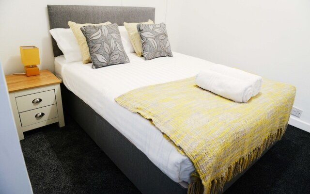 Апартаменты Bridle Lodge Apartments вид на фасад