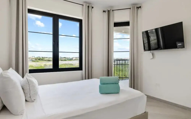 NEW Walk 2 Beach - 5BR Bonusroom w Pool Office