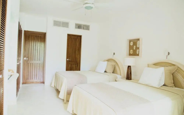 Las Villas Akumal  2B-14 by SkyRun