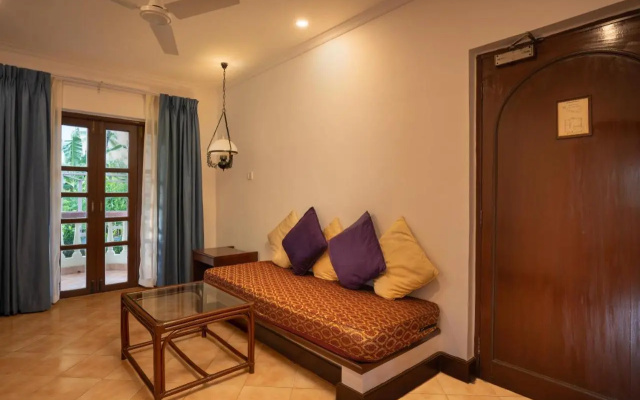 Coconut Grove Beach Resort