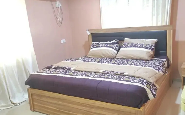 Abeokuta 2-bed House, Sleeps 4 With Free Parking