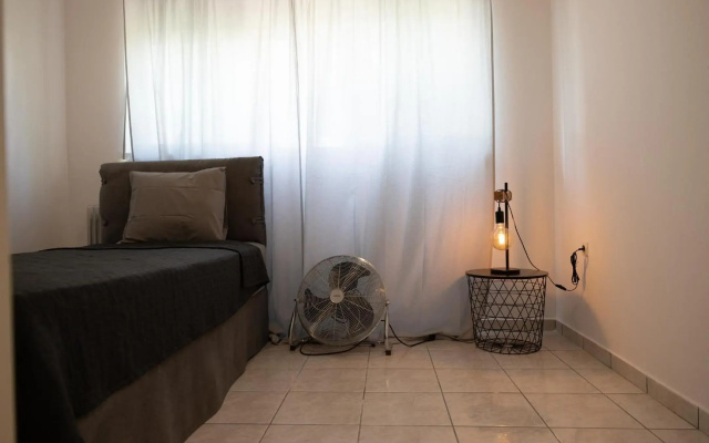 Spacious apartment close to the sea and the city center