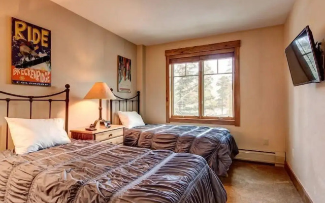 Luxury 3 Bedroom Mountain Vacation Rental in Breckenridge Just Two Blocks From Downtown