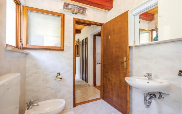 Awesome Apartment in Stolac With 2 Bedrooms