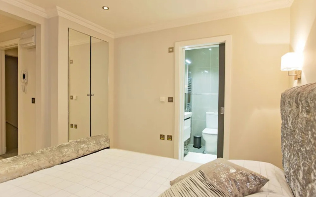 High Street Kensington Apartments by Flying Butler
