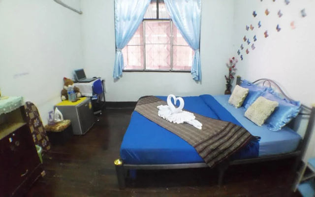 Norachan Guesthouse - female only