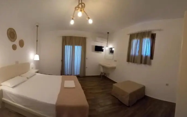 Marias Rooms & Studios