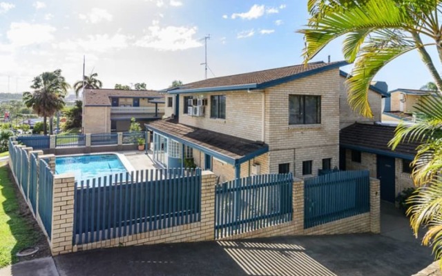 Отель MAS Country Gladstone Palms Motor Inn вид на фасад