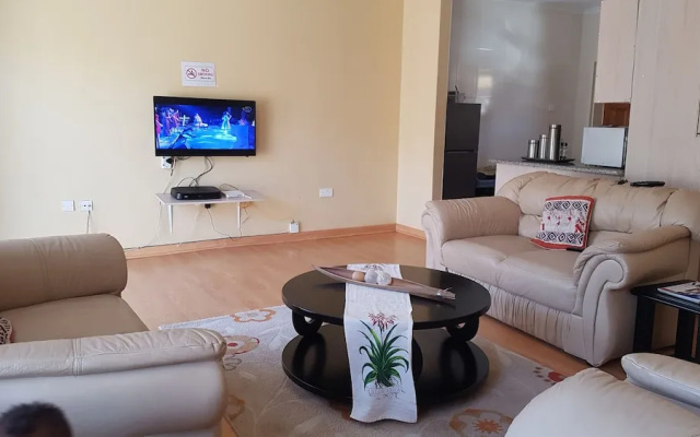 Lolos Exquisite Two Bedroom Apartment