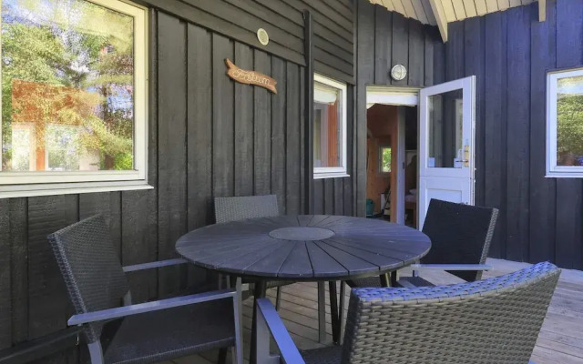 6 Person Holiday Home in Gedser