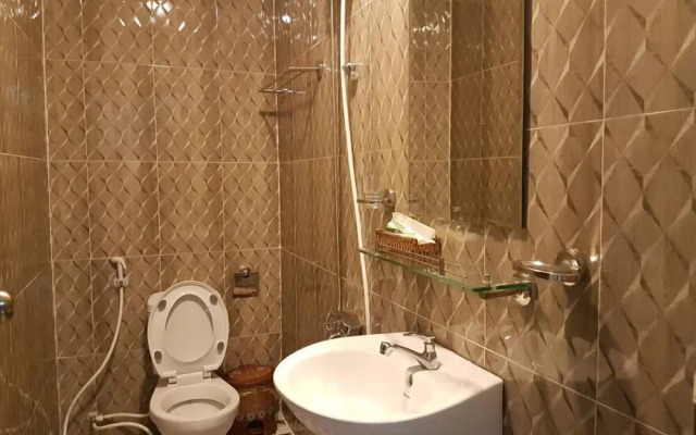 New Paris Hotel - by Bay Luxury