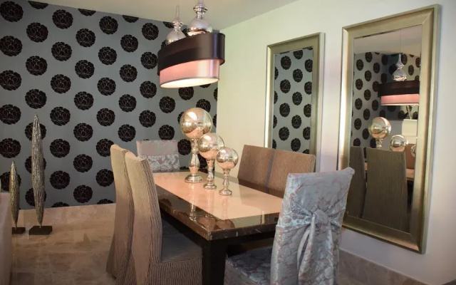 Semi Detached Townhouse Near The Beach