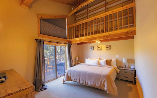 Bearfoot Lodge Near Fishing and Hiking