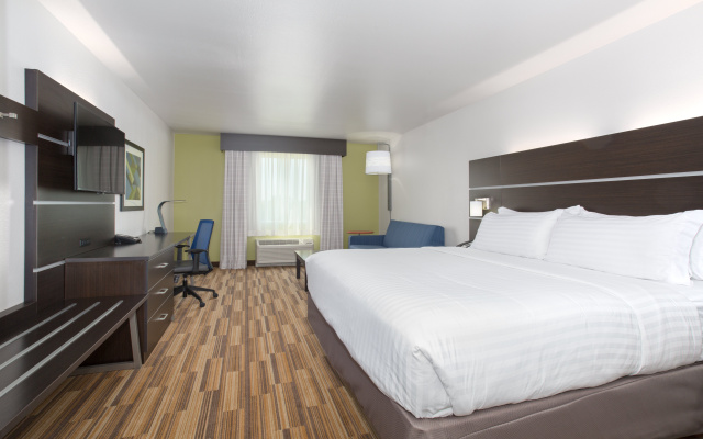 Holiday Inn Express and Suites Lincoln I - 80 by IHG