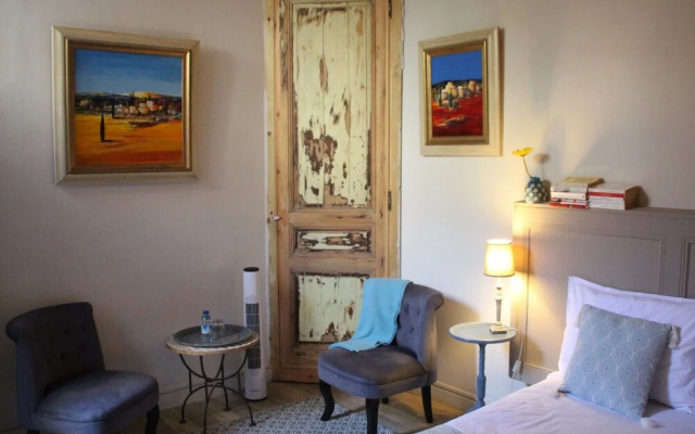 Une Chambre en Ville