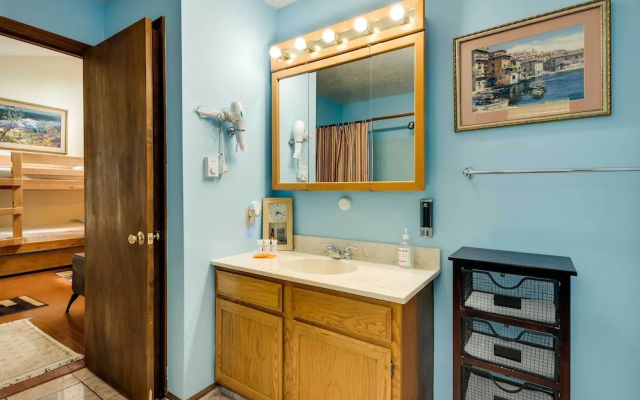 Albrightsville Family Hideaway w/ Private Hot Tub!